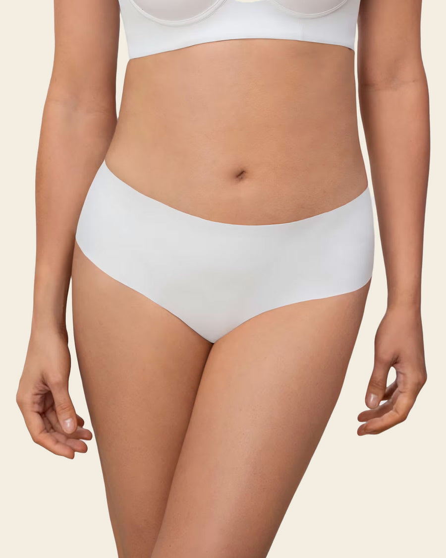 3-Pack Totally Seamless Mid-Rise Microfiber Cheeky Panties Black |Leonisa